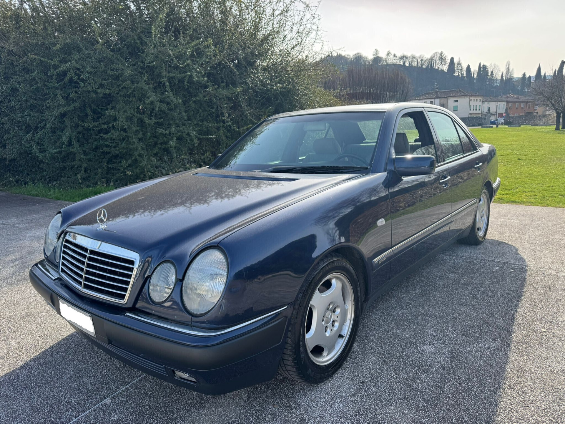 Mercedes Classe E 200 Elegance W210 Benzina – Ottime Condizioni - veicolo in vendita da Export Cars