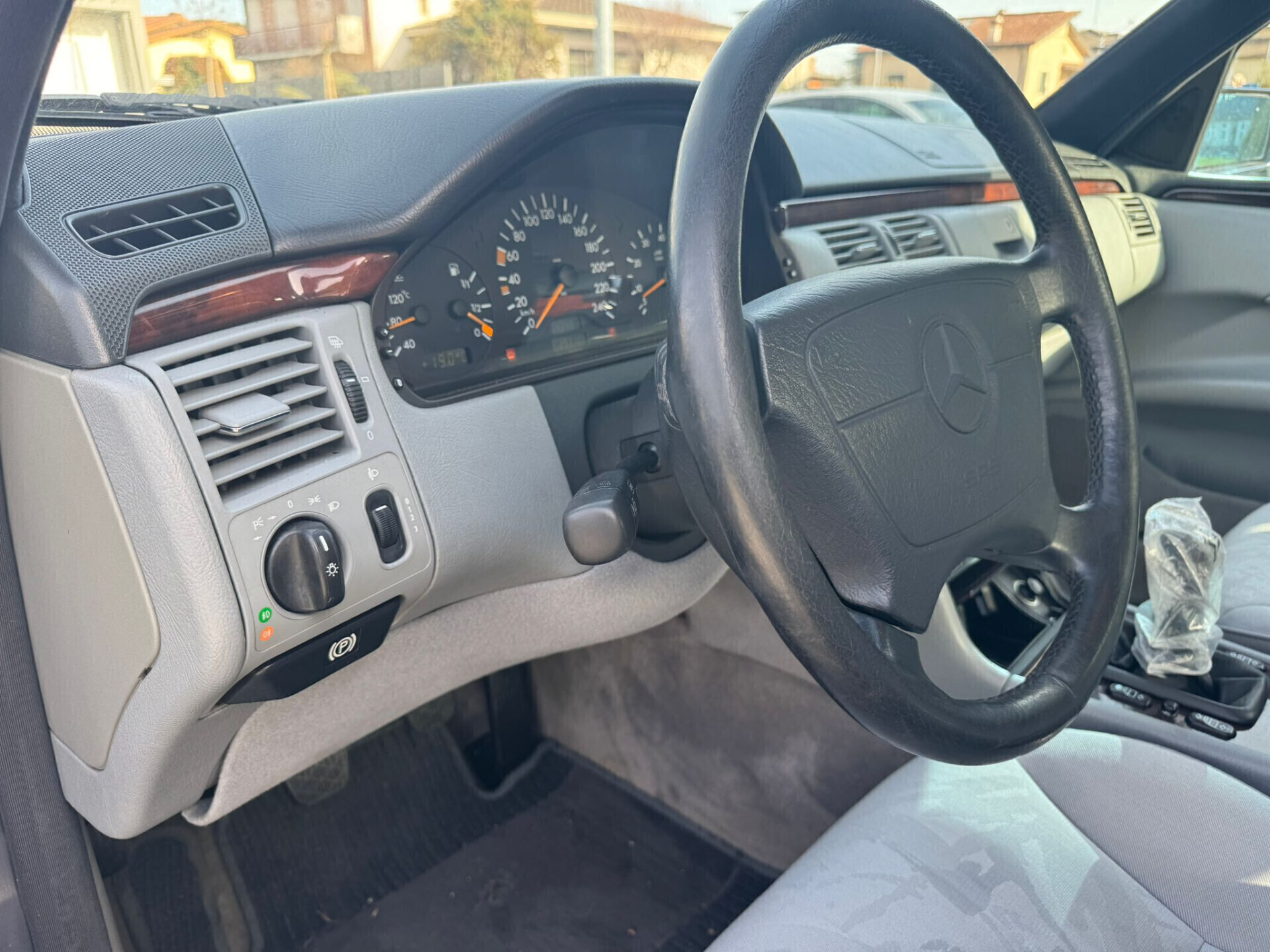 Mercedes Classe E 200 Elegance W210 Benzina – Ottime Condizioni - dettaglio 14