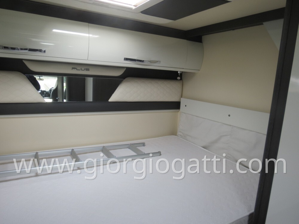 camper CI Magis Plus 98 XT semintegrale con garage
