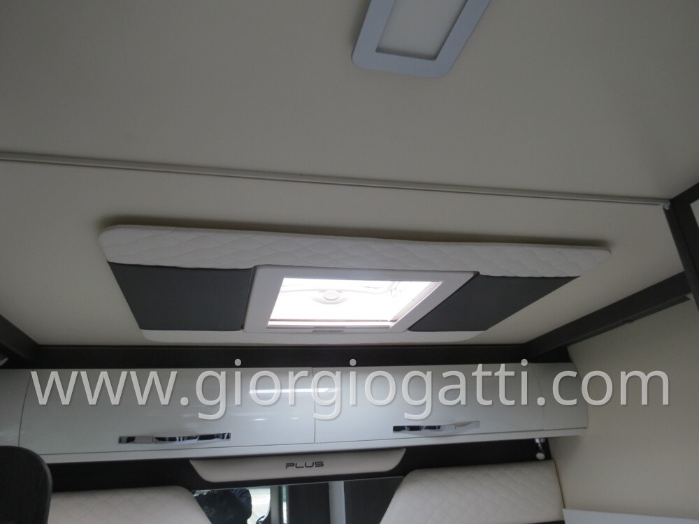 camper CI Magis Plus 98 XT semintegrale con garage