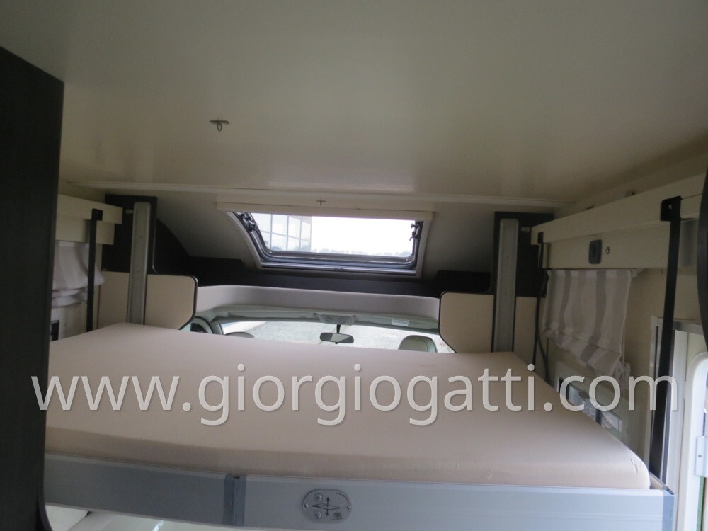 camper CI Magis Plus 98 XT semintegrale con garage