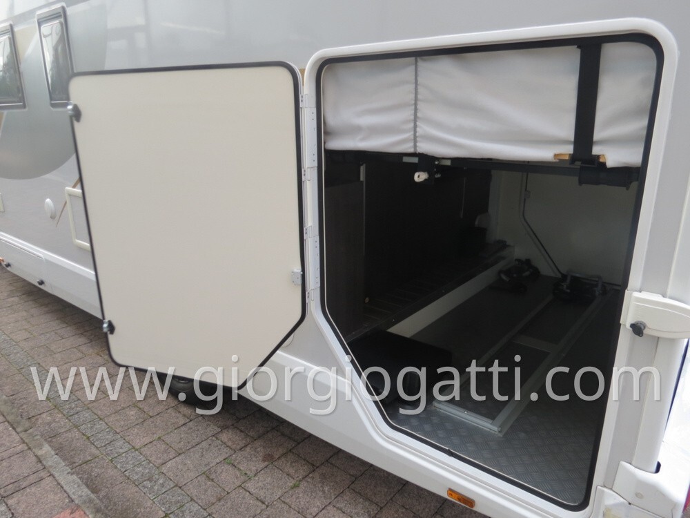 camper CI Magis Plus 98 XT semintegrale con garage