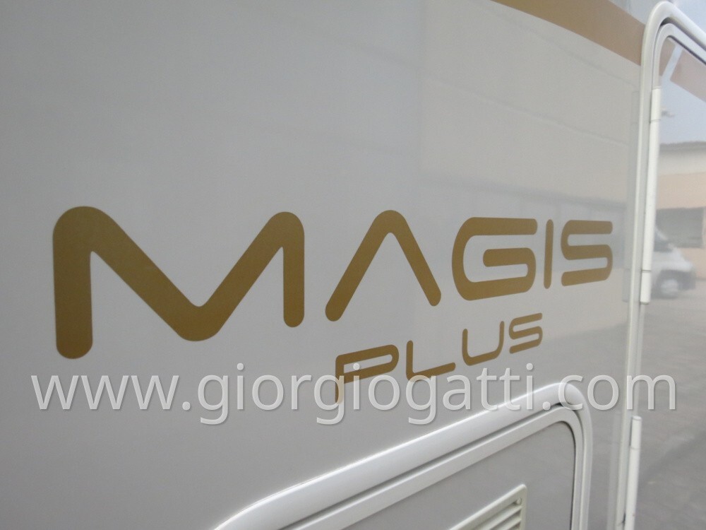 camper CI Magis Plus 98 XT semintegrale con garage