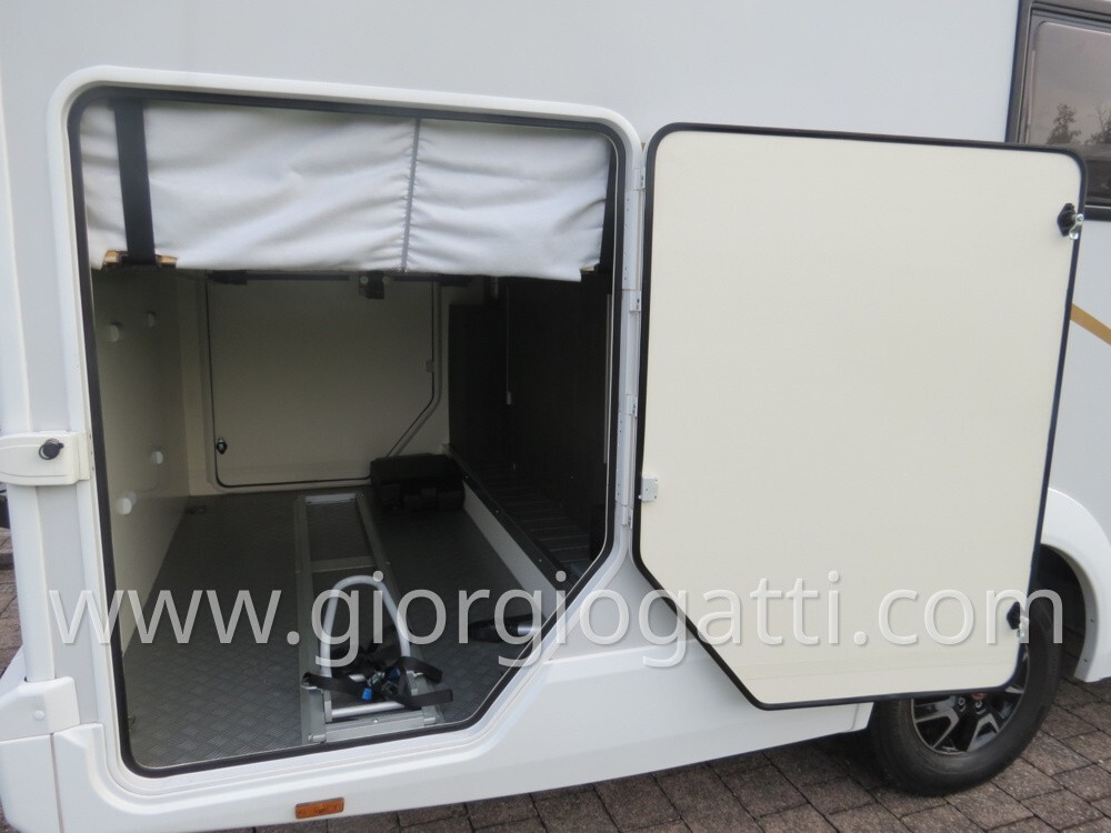 camper CI Magis Plus 98 XT semintegrale con garage