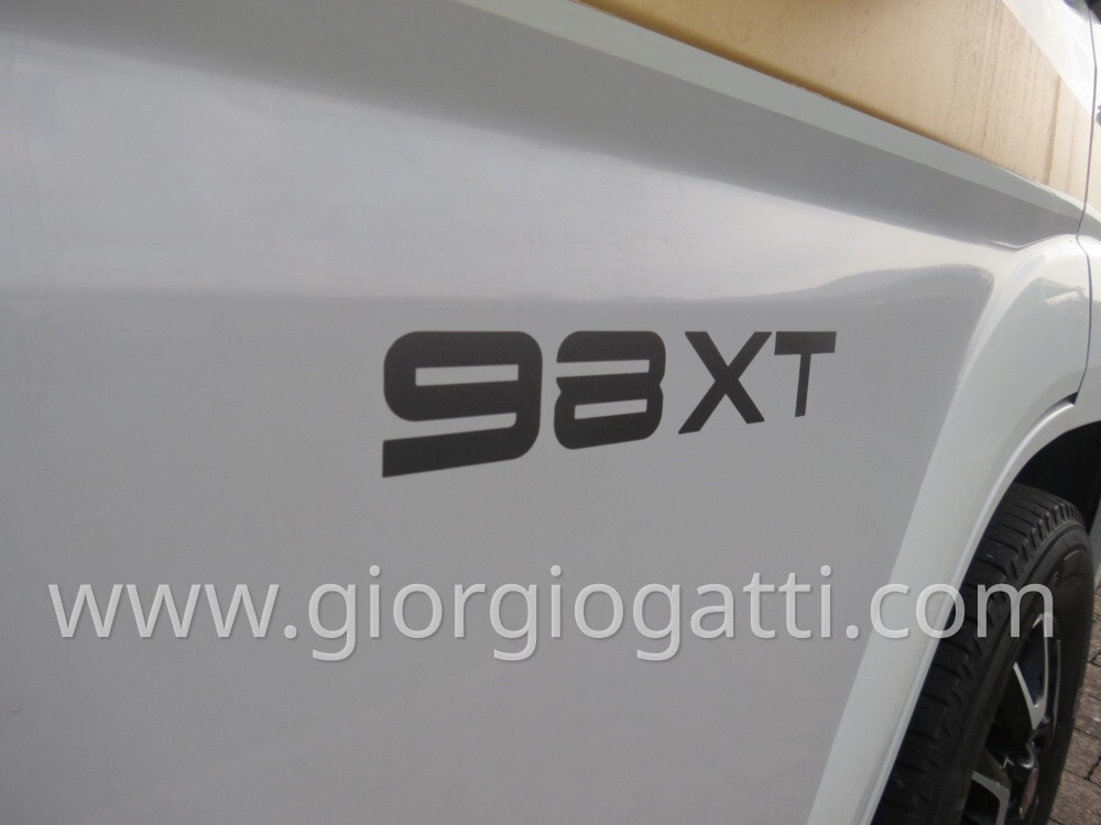 camper CI Magis Plus 98 XT semintegrale con garage