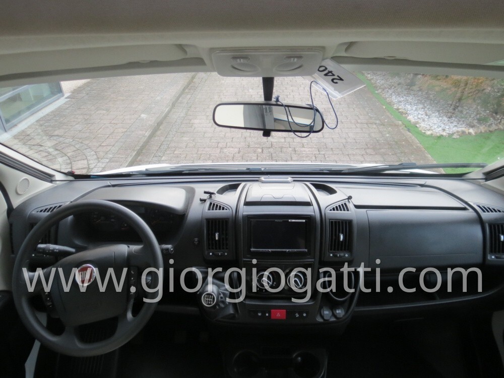 camper CI Magis Plus 98 XT semintegrale con garage