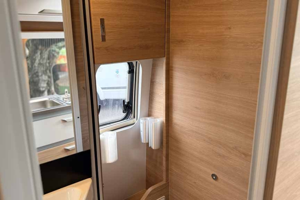 Knaus Boxdrive 680 ME - Il van con letti gemelli b