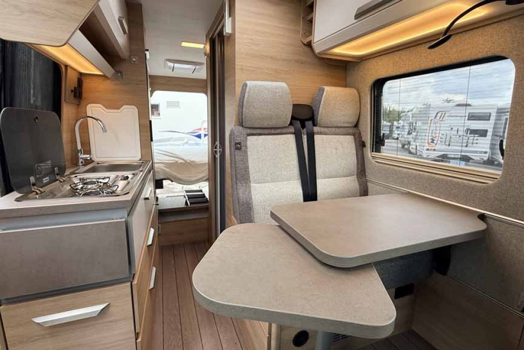 Knaus Boxdrive 680 ME - Il van con letti gemelli b