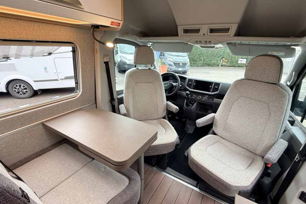 Knaus Boxdrive 680 ME - Il van con letti gemelli b