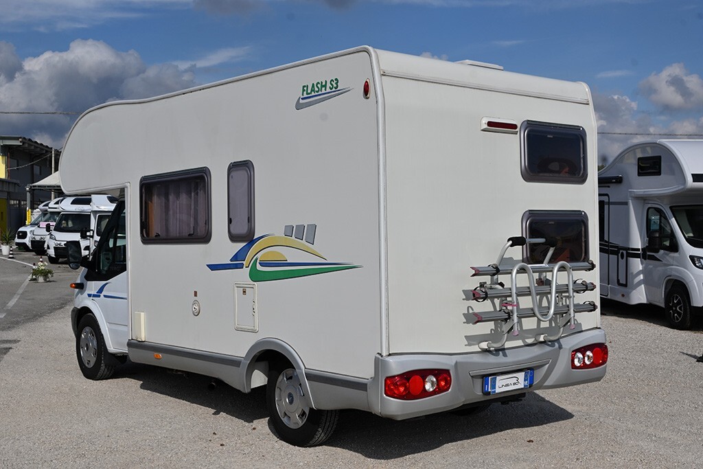 Chausson Flash S3 compatto con clima cabina