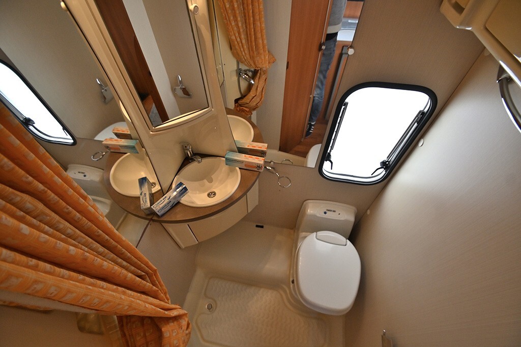 Chausson Flash S3 compatto con clima cabina