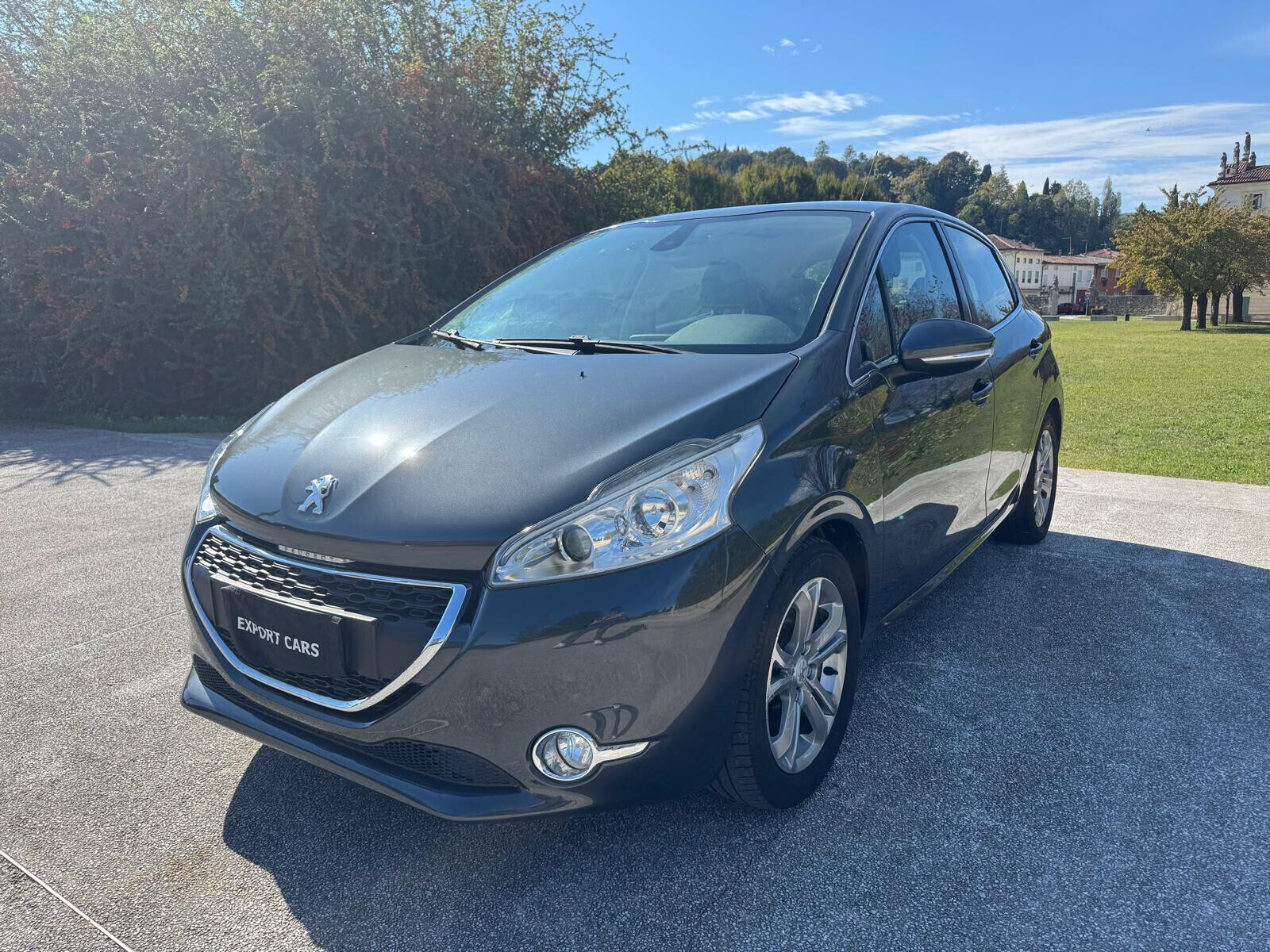 PEUGEOT 208 1.4 HDi 68 CV 5 Porte Allure – NAVIGATORE – 121.000 KM - veicolo in vendita da Export Cars