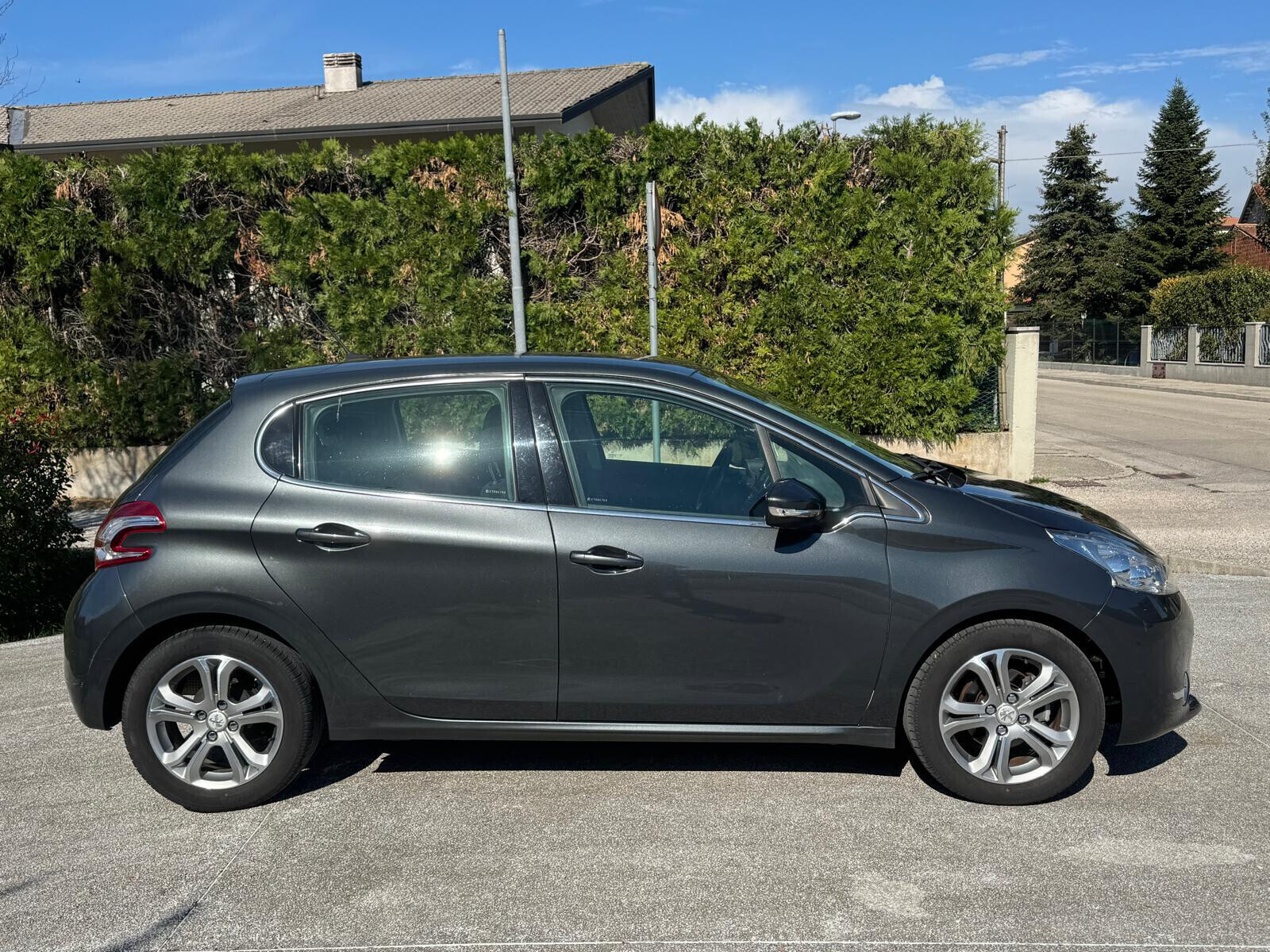 PEUGEOT 208 1.4 HDi 68 CV 5 Porte Allure – NAVIGATORE – 121.000 KM - dettaglio 4