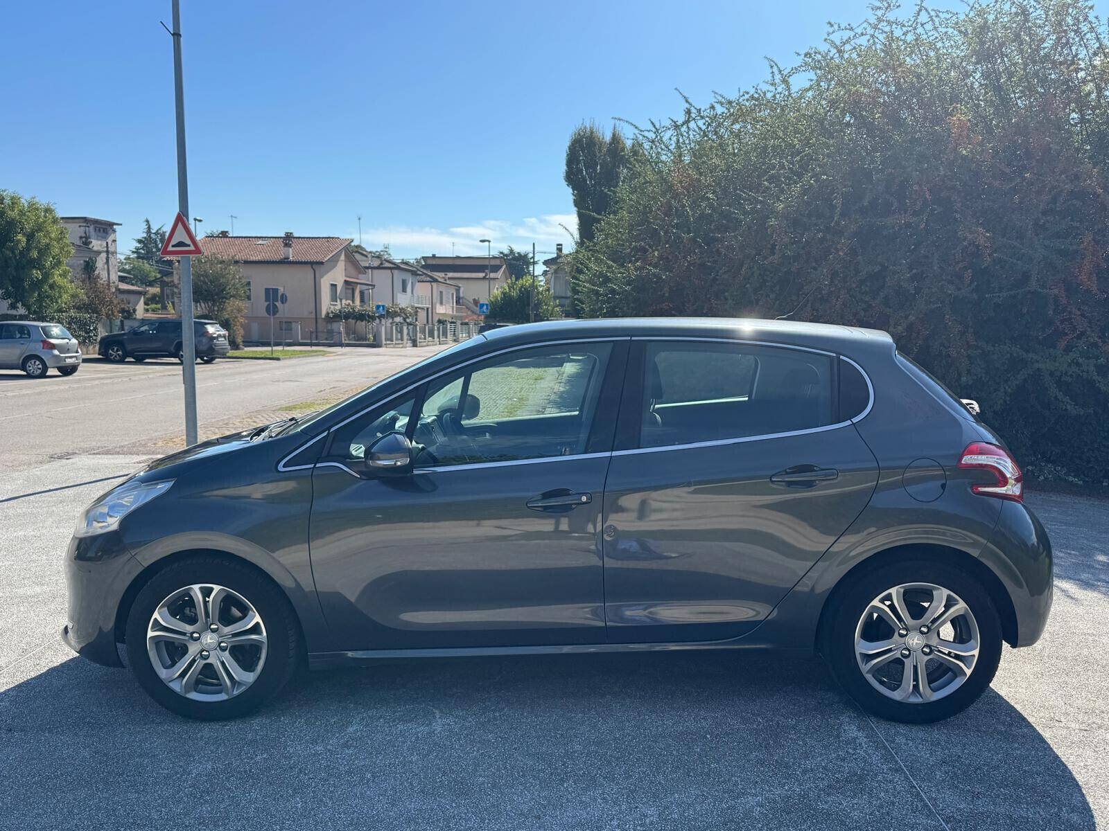 PEUGEOT 208 1.4 HDi 68 CV 5 Porte Allure – NAVIGATORE – 121.000 KM - dettaglio 8