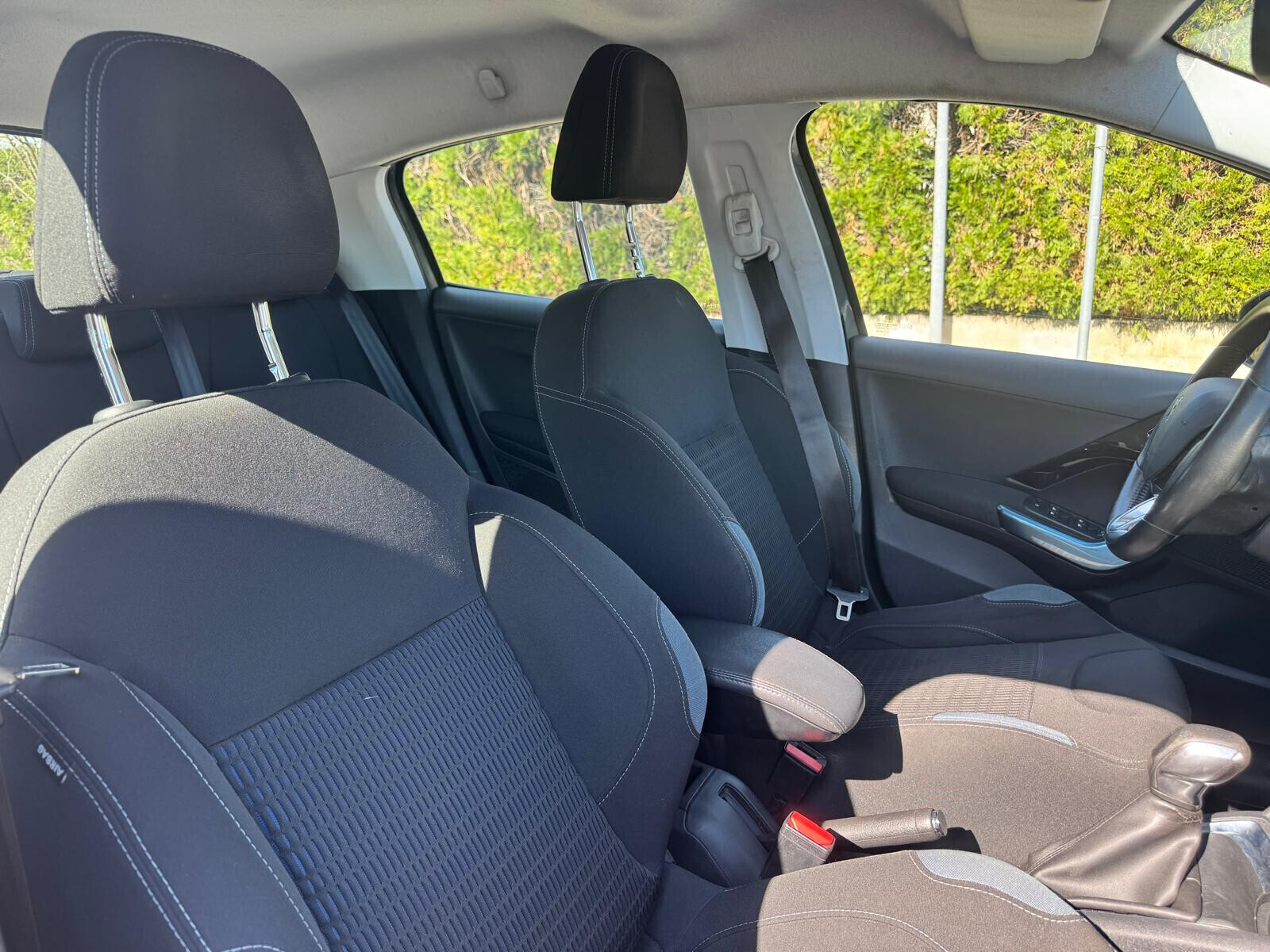 PEUGEOT 208 1.4 HDi 68 CV 5 Porte Allure – NAVIGATORE – 121.000 KM - dettaglio 10