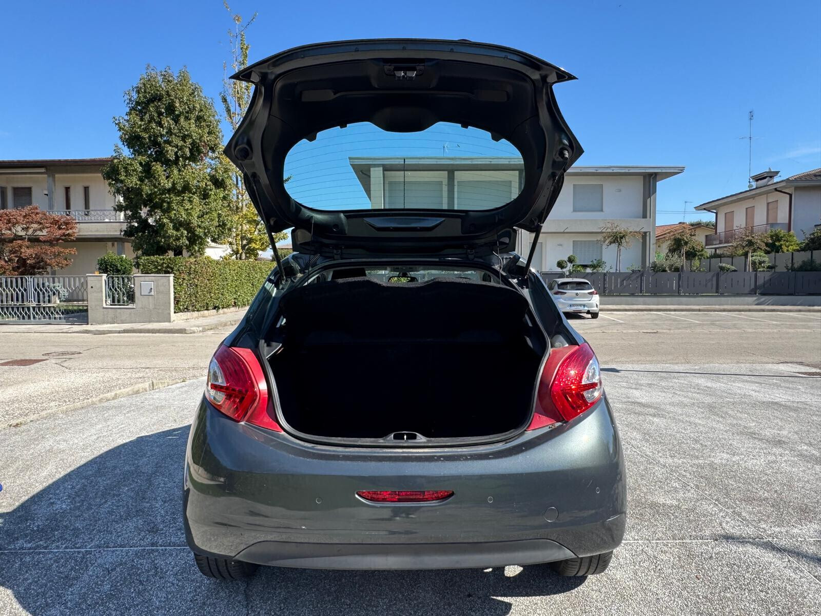 PEUGEOT 208 1.4 HDi 68 CV 5 Porte Allure – NAVIGATORE – 121.000 KM - dettaglio 12