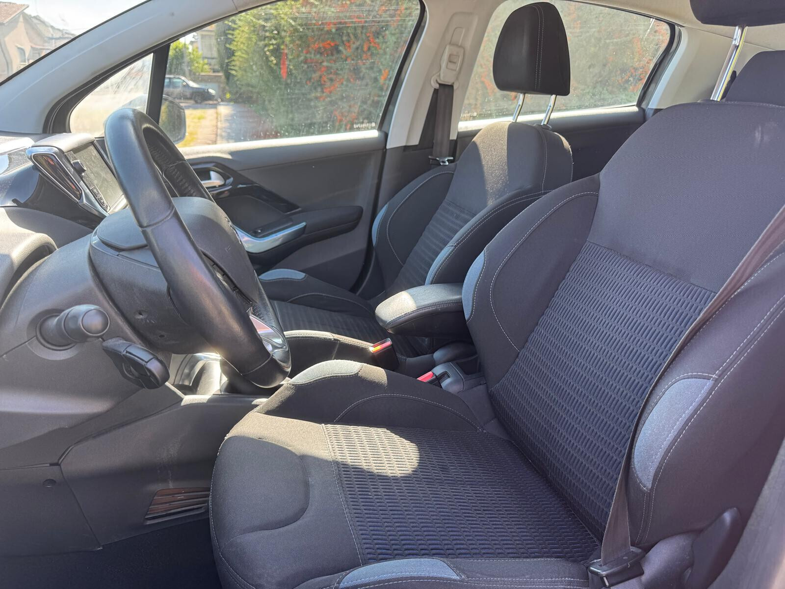 PEUGEOT 208 1.4 HDi 68 CV 5 Porte Allure – NAVIGATORE – 121.000 KM - dettaglio 18
