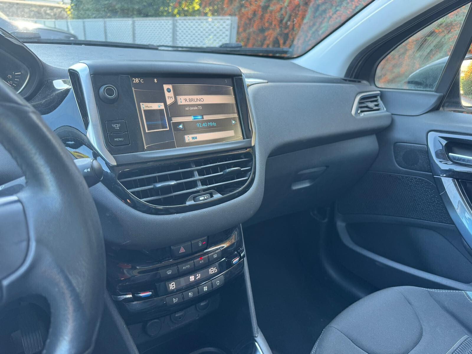 PEUGEOT 208 1.4 HDi 68 CV 5 Porte Allure – NAVIGATORE – 121.000 KM - dettaglio 29
