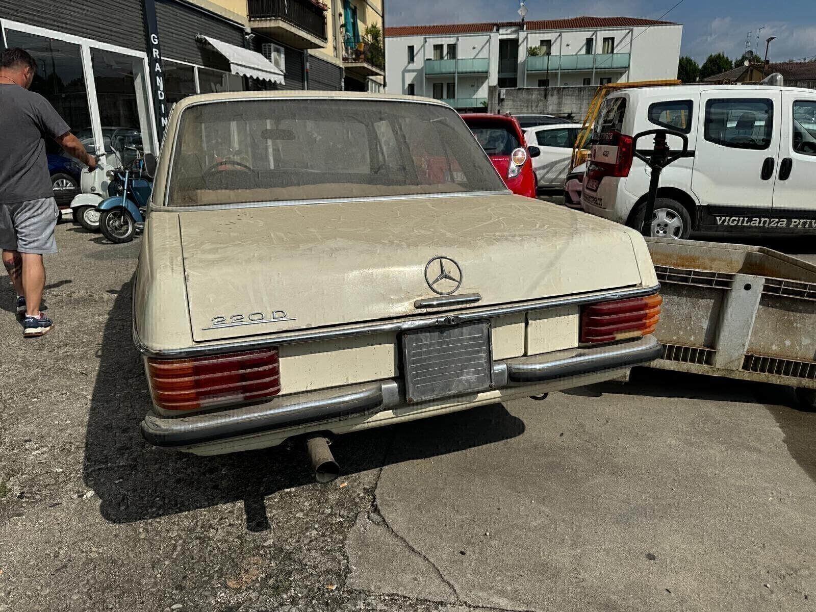 Mercedes-benz 200 Mercedes-Benz 200 D (W115) – Anno 1972 - dettaglio 3
