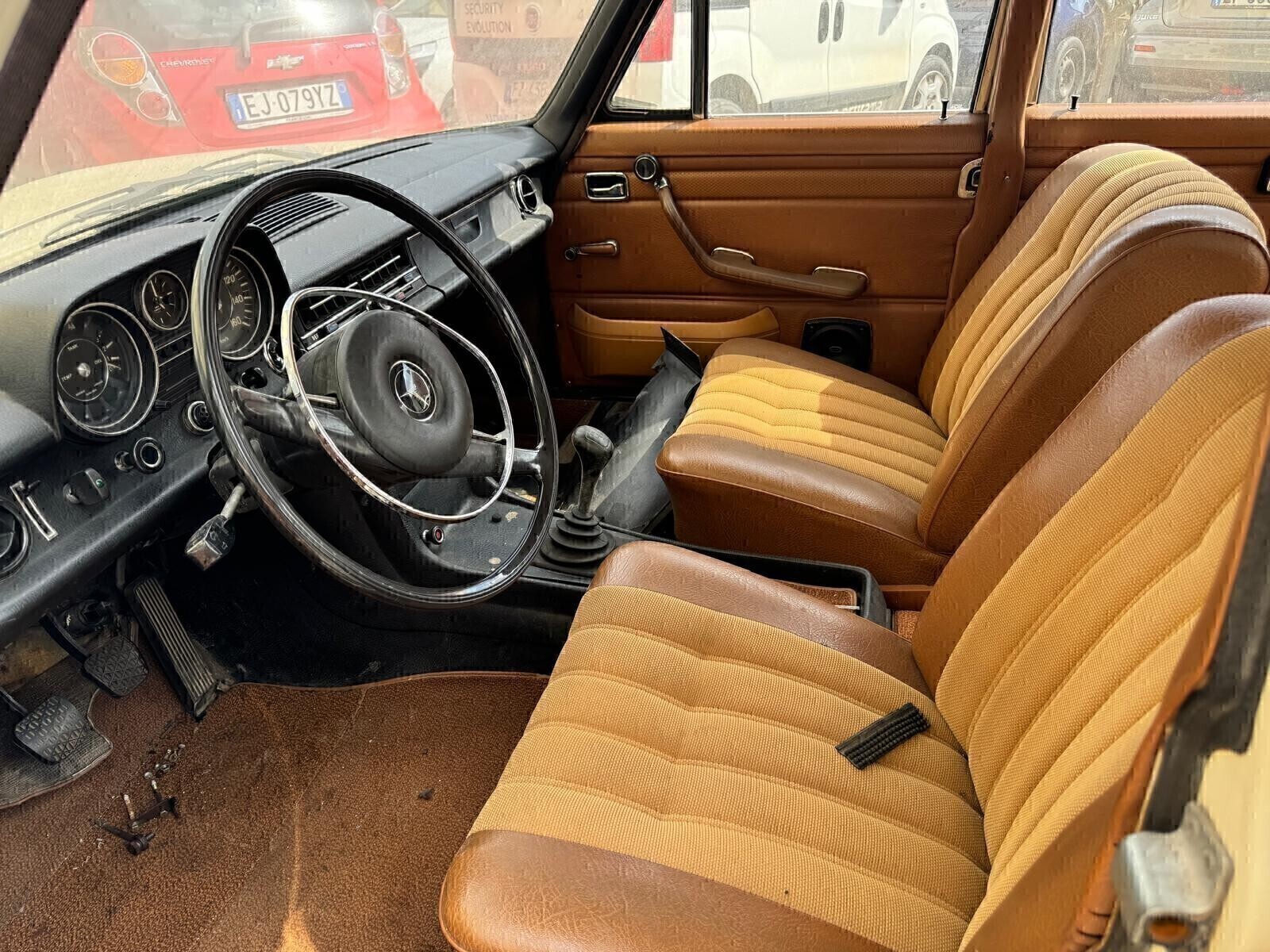 Mercedes-benz 200 Mercedes-Benz 200 D (W115) – Anno 1972 - dettaglio 9