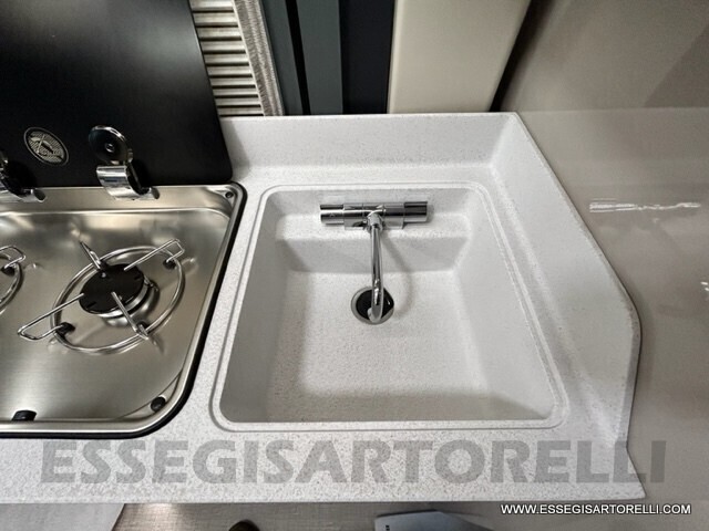 CHAUSSON PREMIUM VAN V 690 636 cm AUTOMATICO 160CV