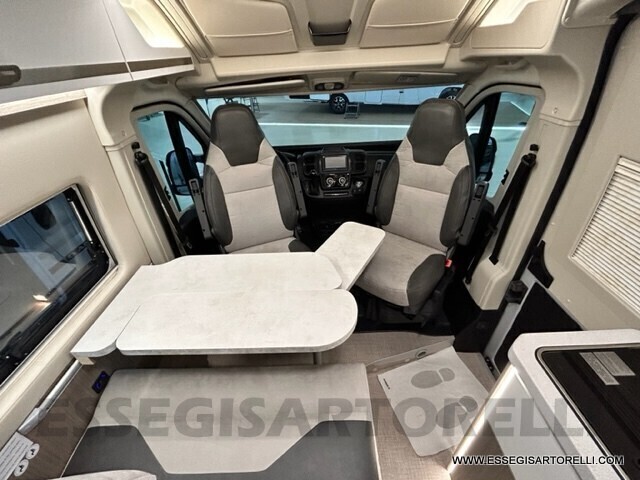 CHAUSSON PREMIUM VAN V 690 636 cm AUTOMATICO 160CV
