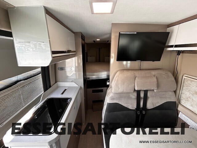 CHAUSSON PREMIUM VAN V 690 636 cm AUTOMATICO 160CV