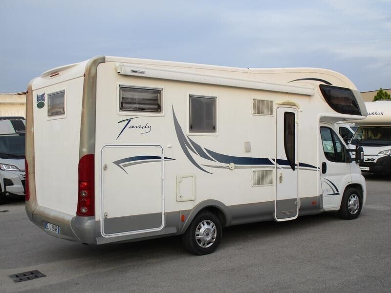 McLouis 636G con garage, Euro5 meno di 7m - 2011