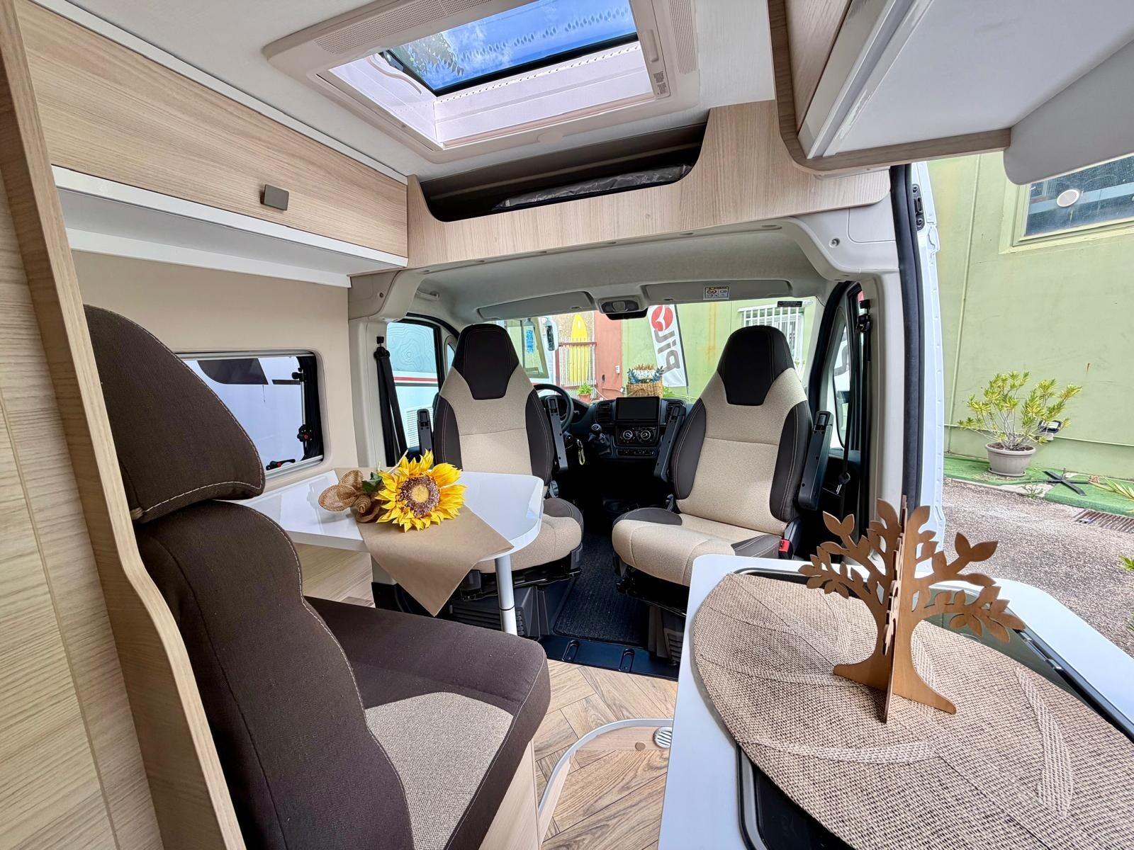 Challenger Van 114 Start Edition